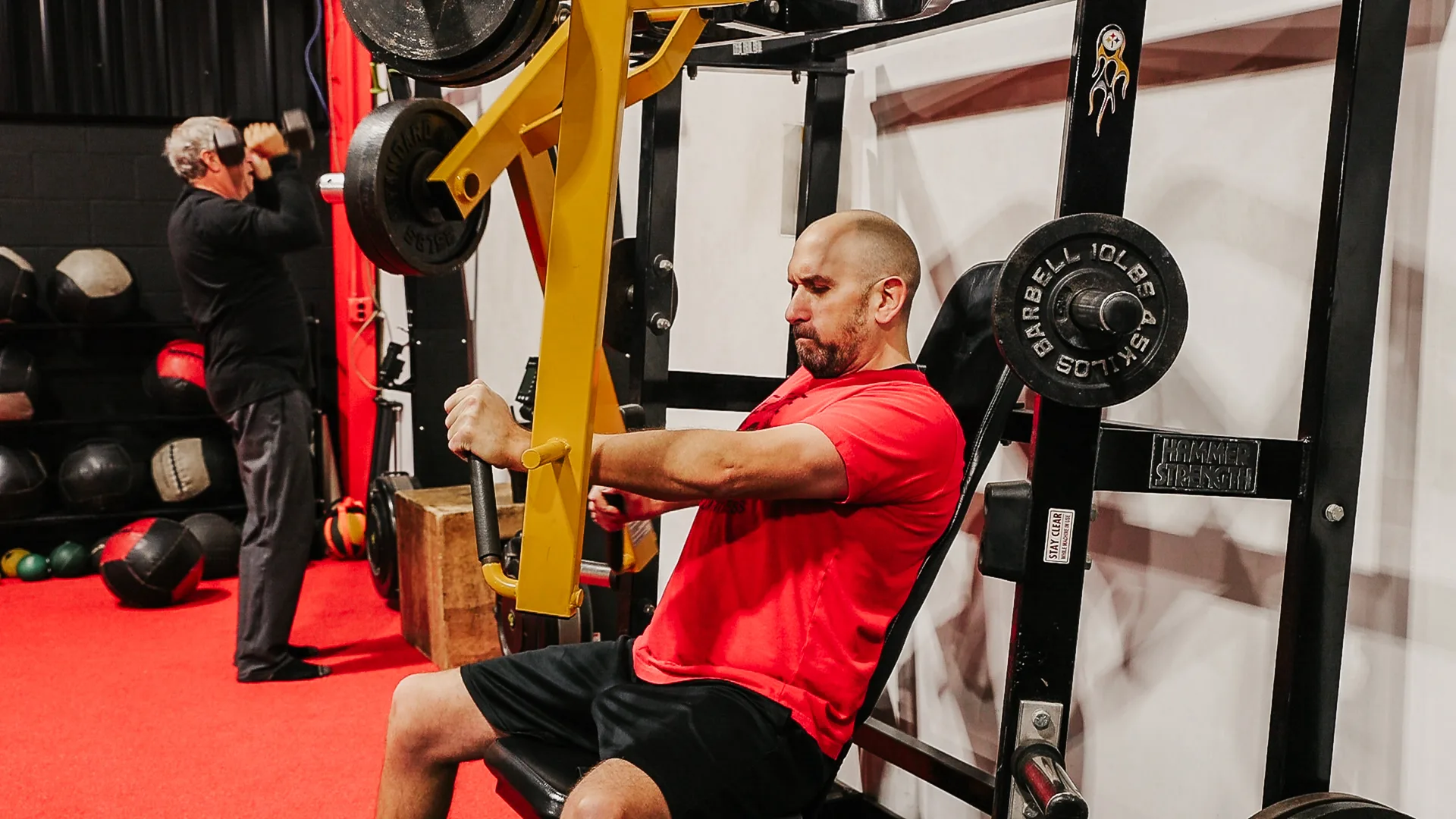 A member training at Elite Custom Fitness